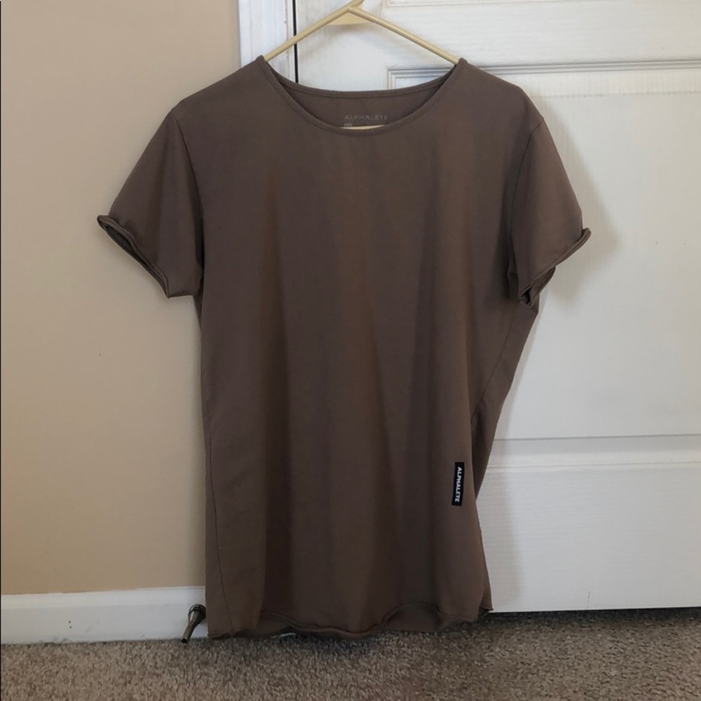 Alphalete shirt